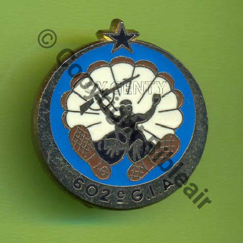 1311.DION  EPI.01.301 NIMES Dore De Griffes et butee Dos irreg 8Eur09.07 